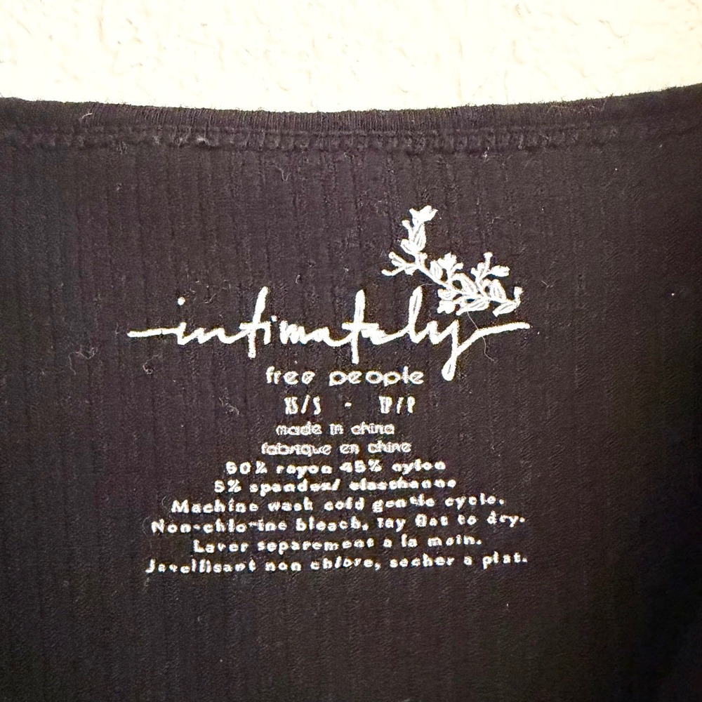 Intimately Free People Black Ribbed V-Neck Crop Tank Top XS/S - Picture 2 of 8